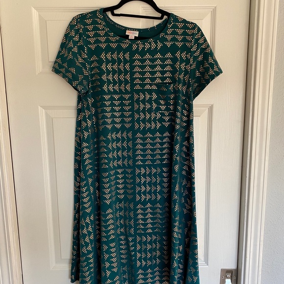 LuLaRoe Elegant Carly - Picture 1 of 2